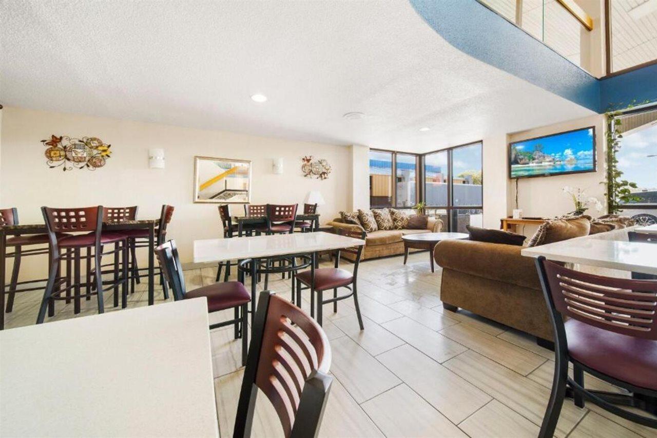 Baymont By Wyndham Muncie Near Ball State University Екстериор снимка