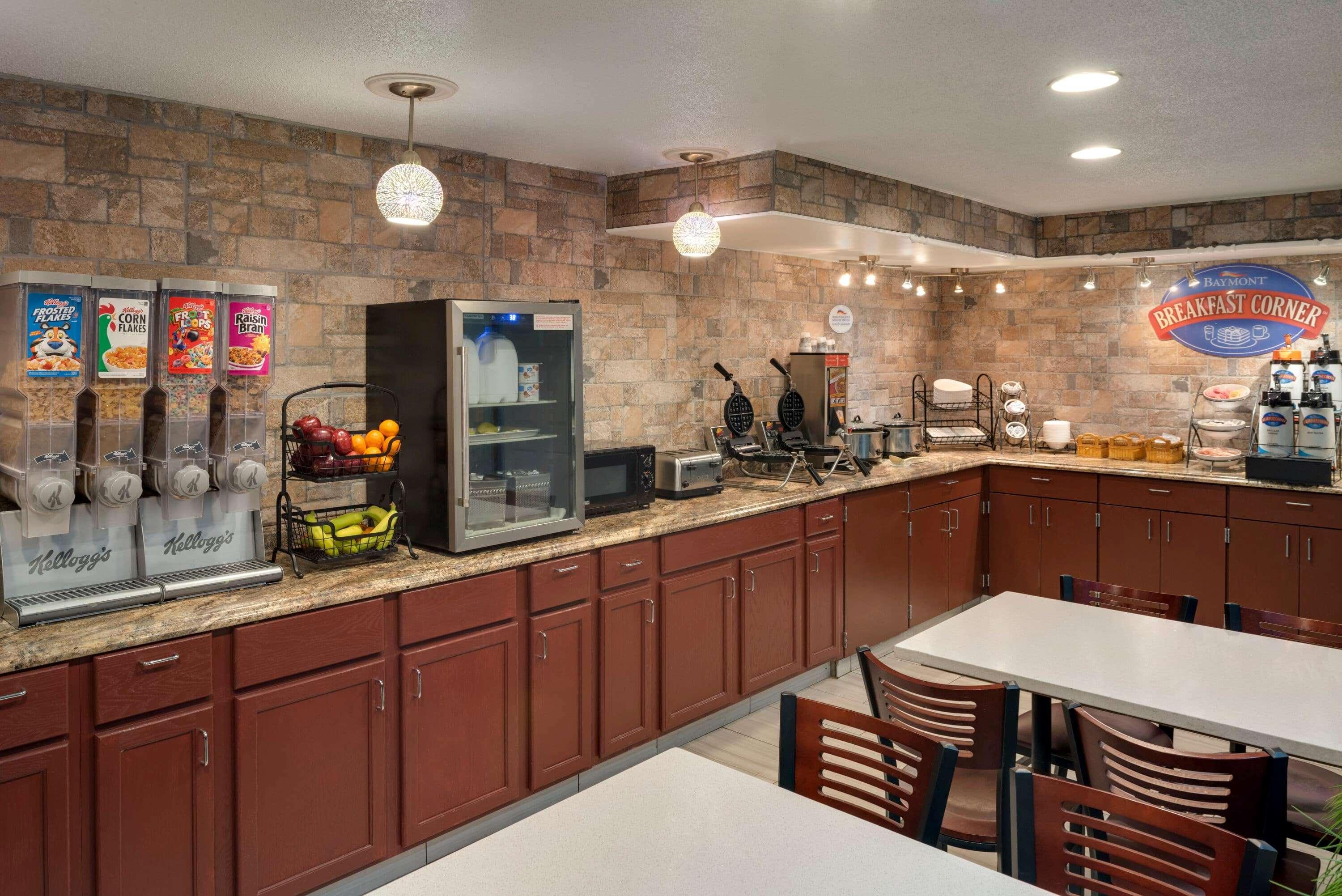 Baymont By Wyndham Muncie Near Ball State University Екстериор снимка